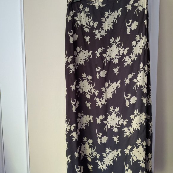 Beautiful brown and beige two piece top and skirt - Picture 3 of 5